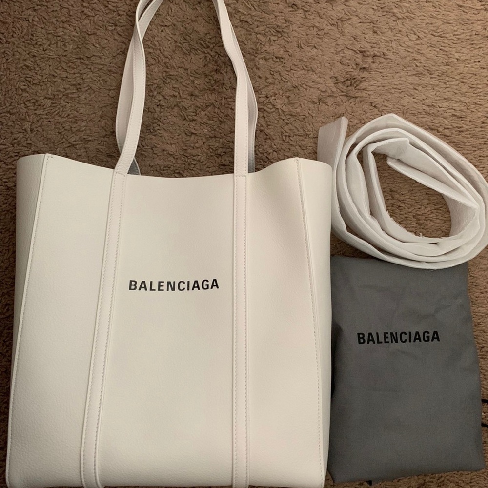 Balenciaga everyday tote bag size XS
